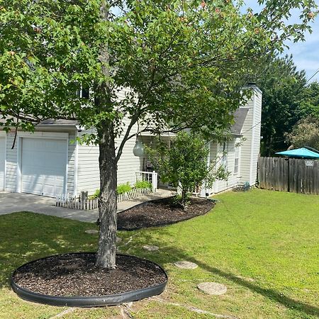 Captivating Home Near Downtown Atl Conley Bagian luar foto