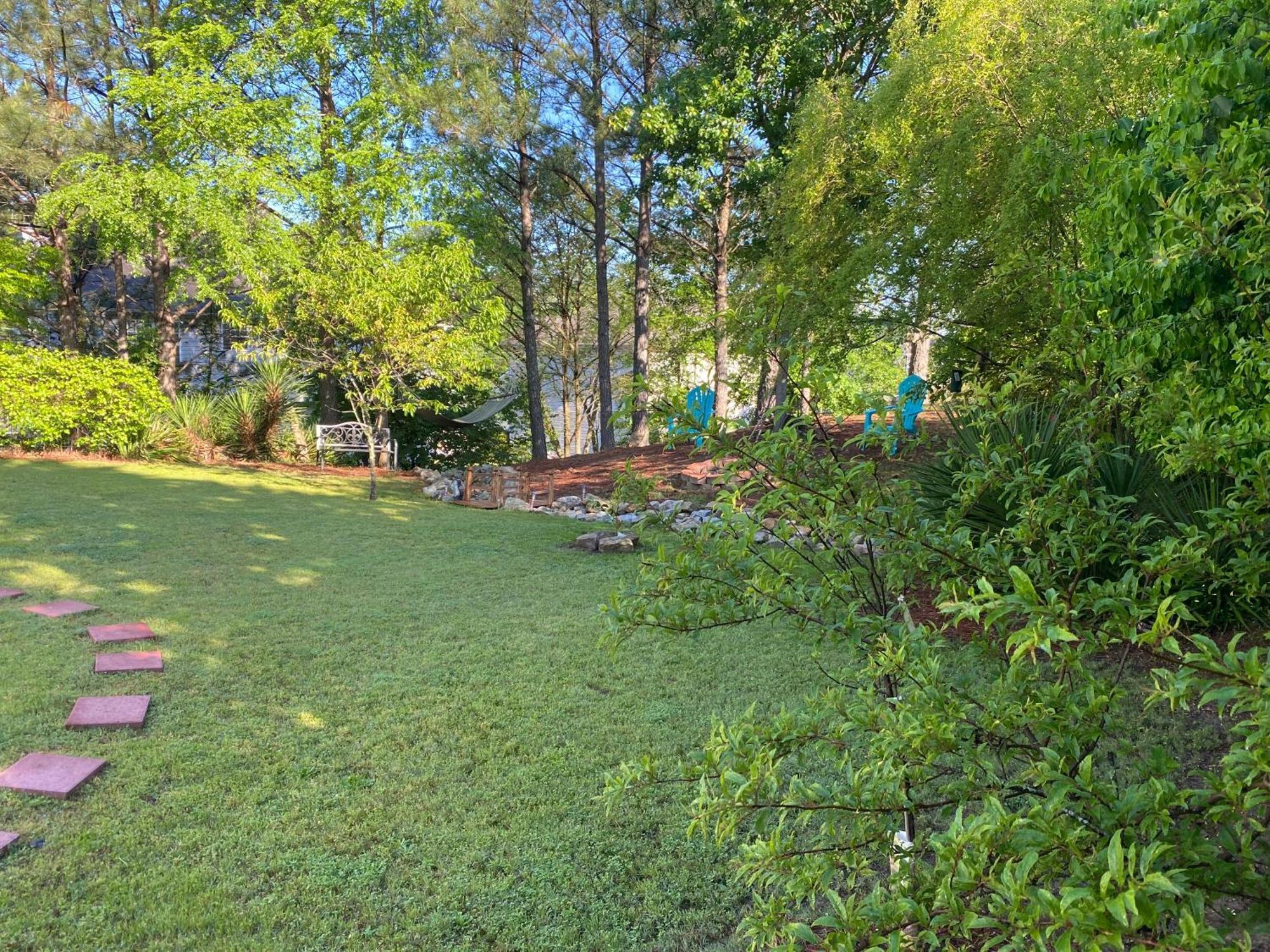 Captivating Home Near Downtown Atl Conley Bagian luar foto