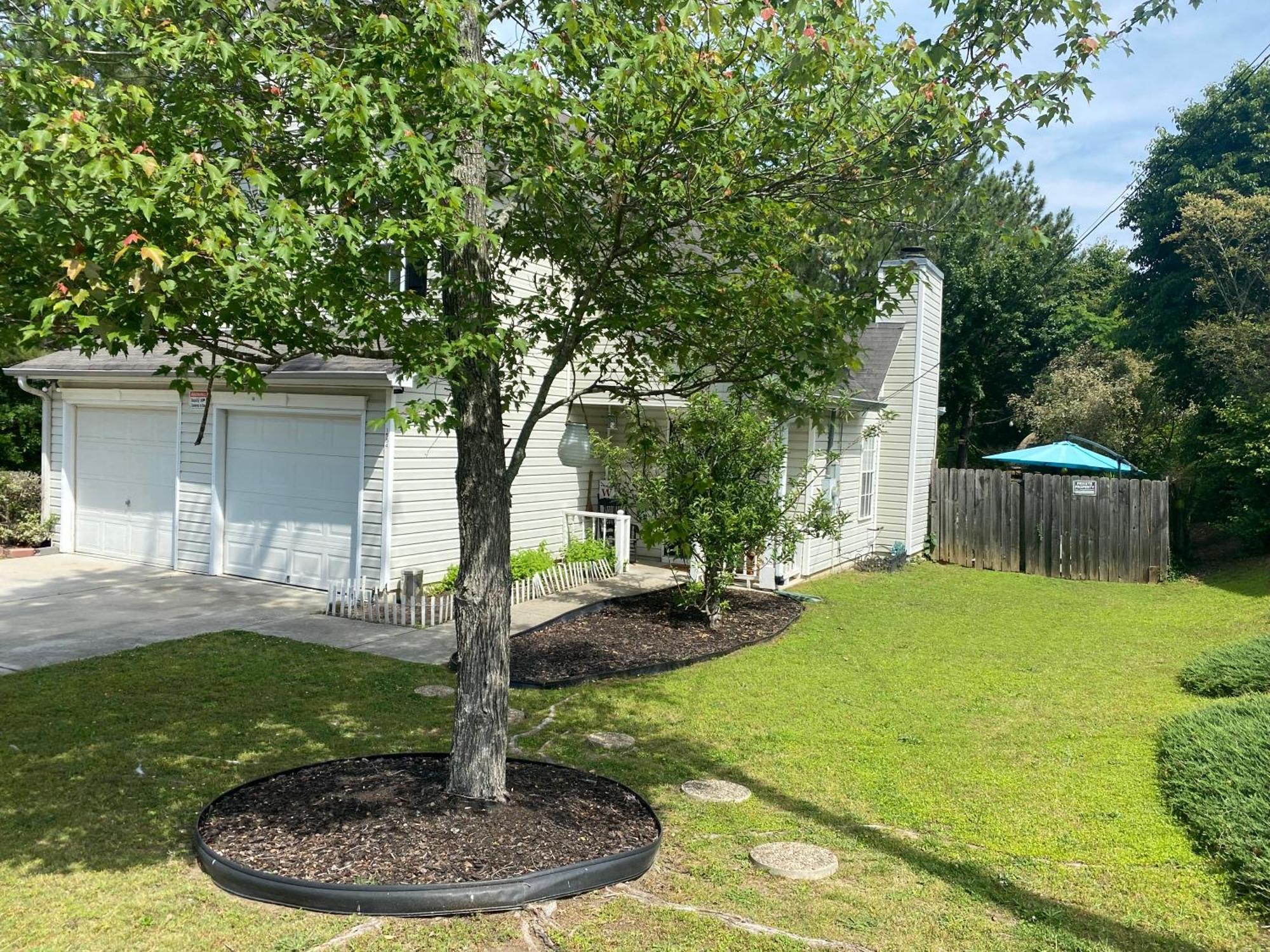 Captivating Home Near Downtown Atl Conley Bagian luar foto